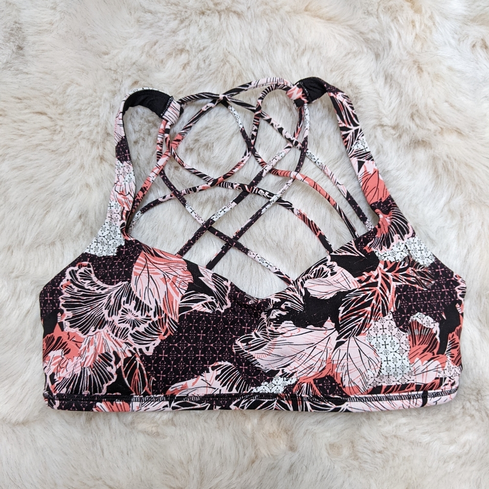 Lululemon strappy sports yoga bra Chinese new year size 8